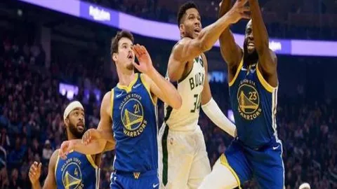 沙特联赛悬念迭起：17胜12负，6球失守仅1丢，巅峰对决谁能笑到最后？